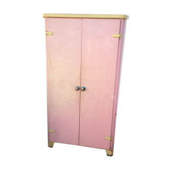 Metal cabinet