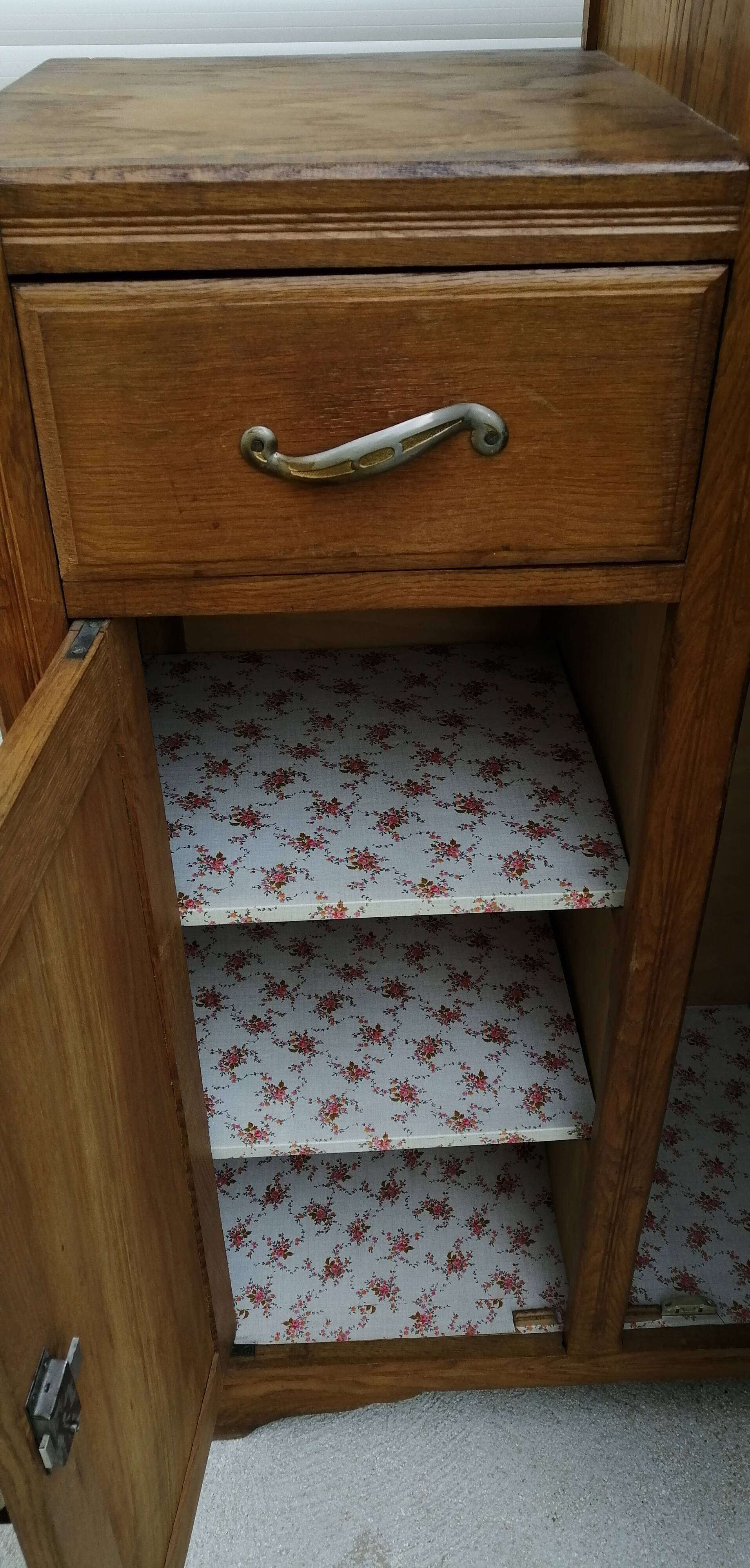 Asymmetrical cabinet