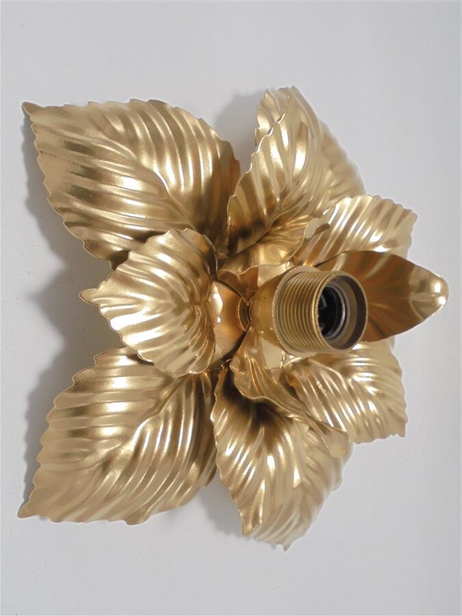 Golden flower wall lamp