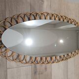 Grand miroir en rotin ovale vintage 1960