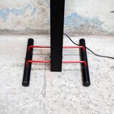 Rare lampadaire en métal laqué et plastique. Designer Emilio Ambasz Producteur Stilnovo