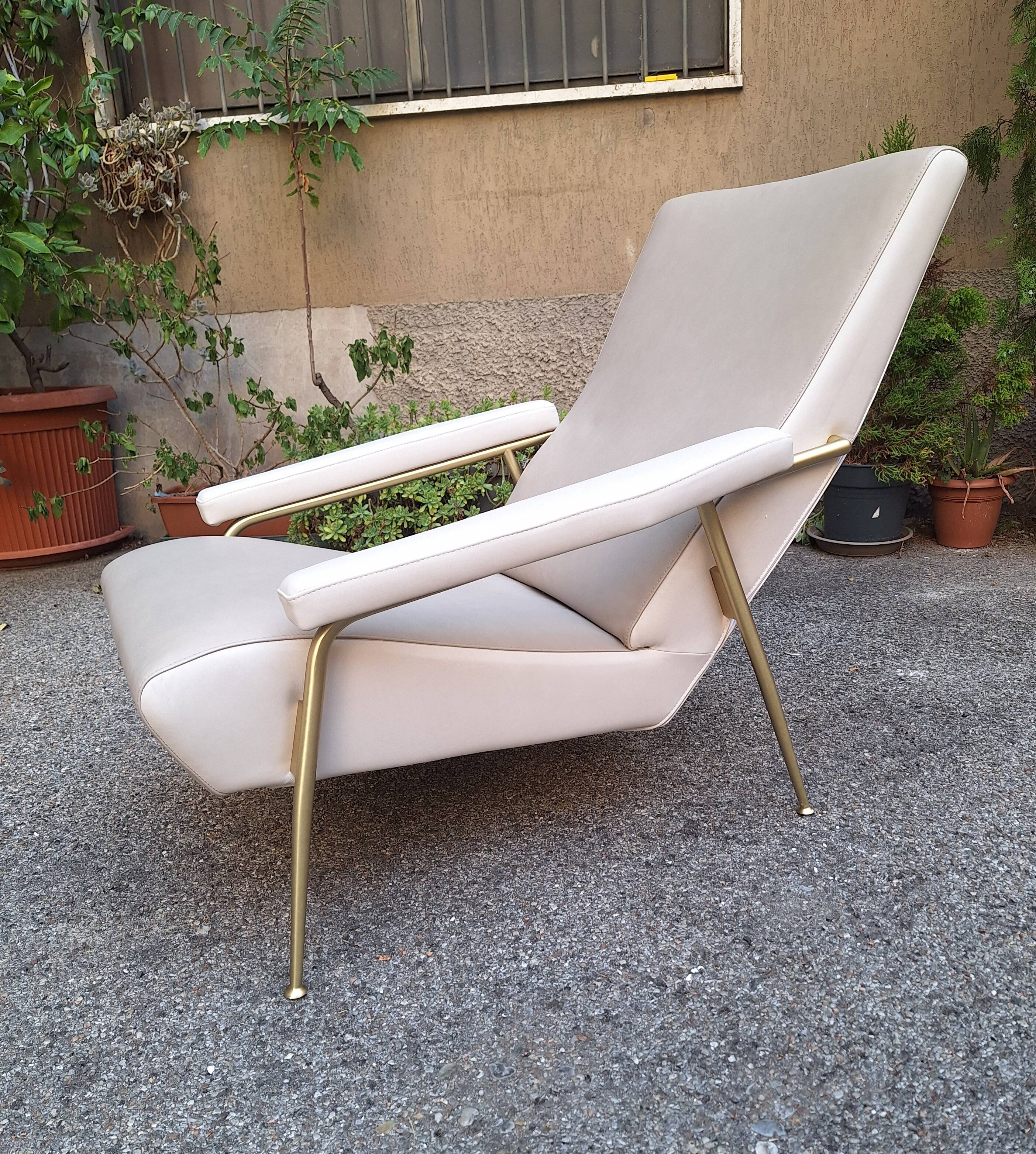 poltrona D.153.1 deza distex en cuir gio ponti pour molteni