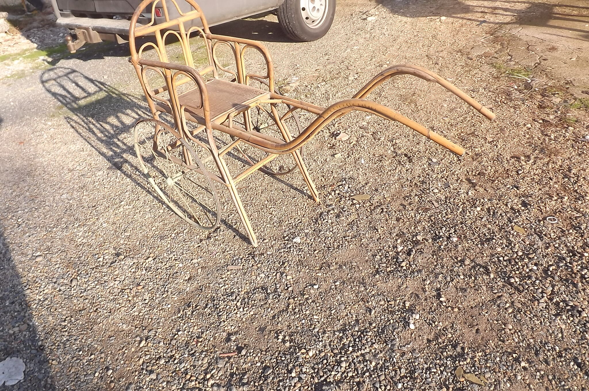 Child cart in bamboo and osier 1900
