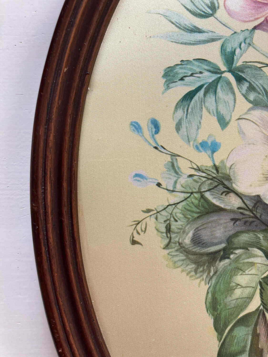 Peinture sur soie bouquet de fleurs dans cadre ovale
