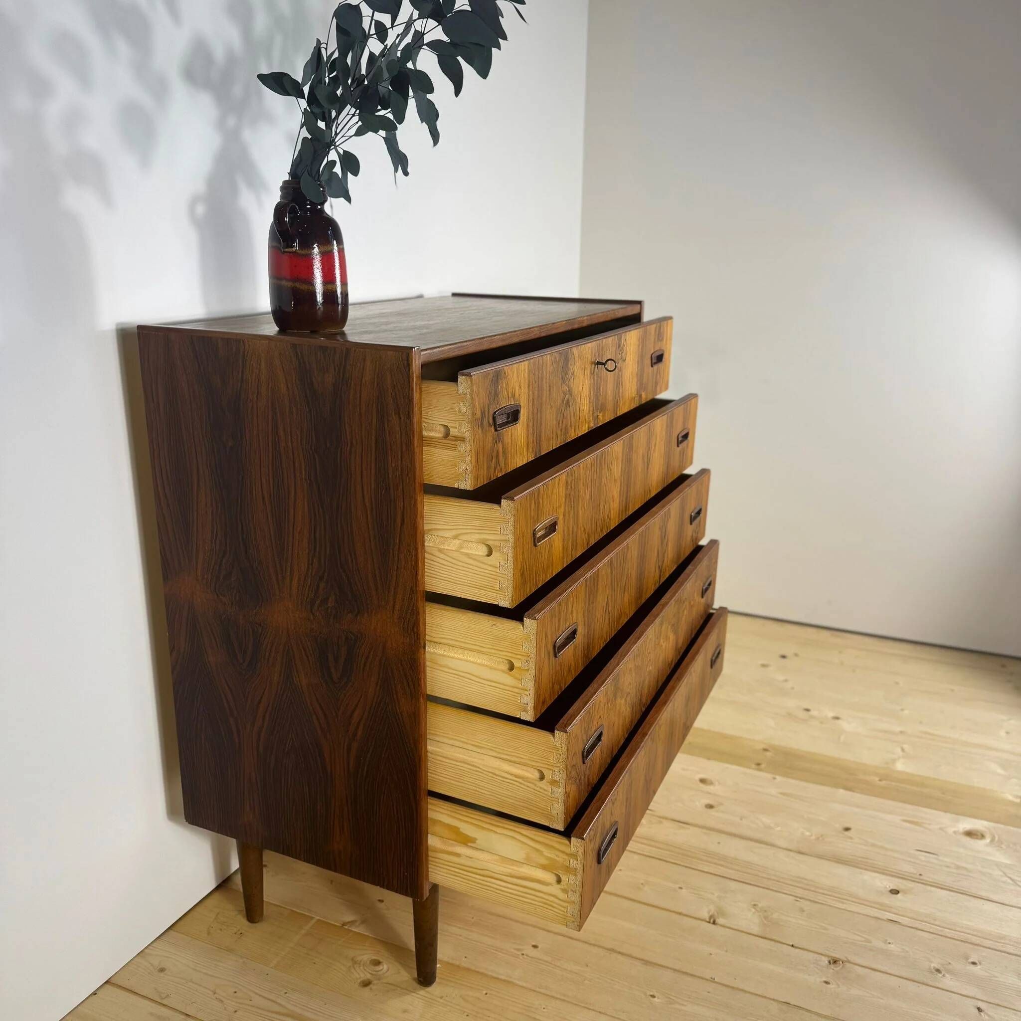 Danish rosewood chest of drawers from the 1960s – 5 drawers
