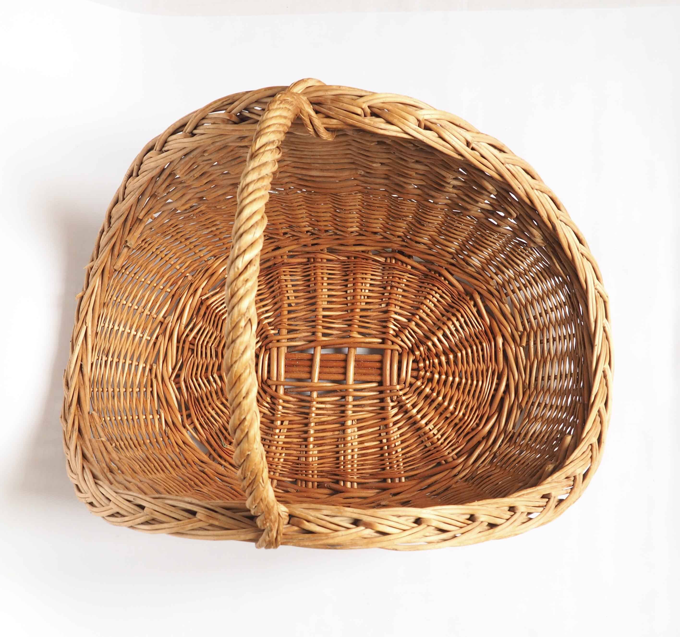 Light rattan log basket
