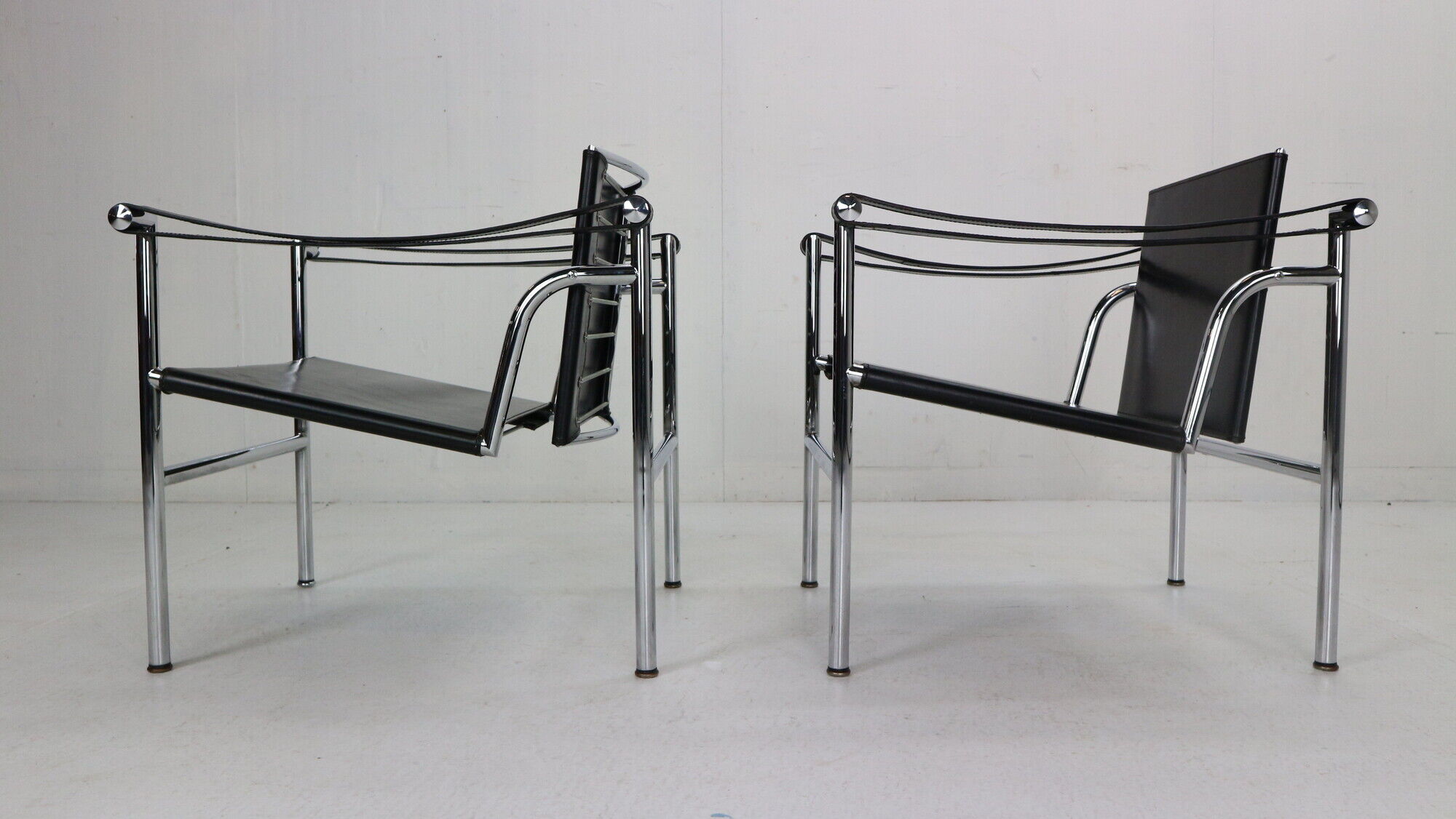Le Corbusier Set of 2 Black Leather Armchairs Model- LC1 for Cassina, 1970s