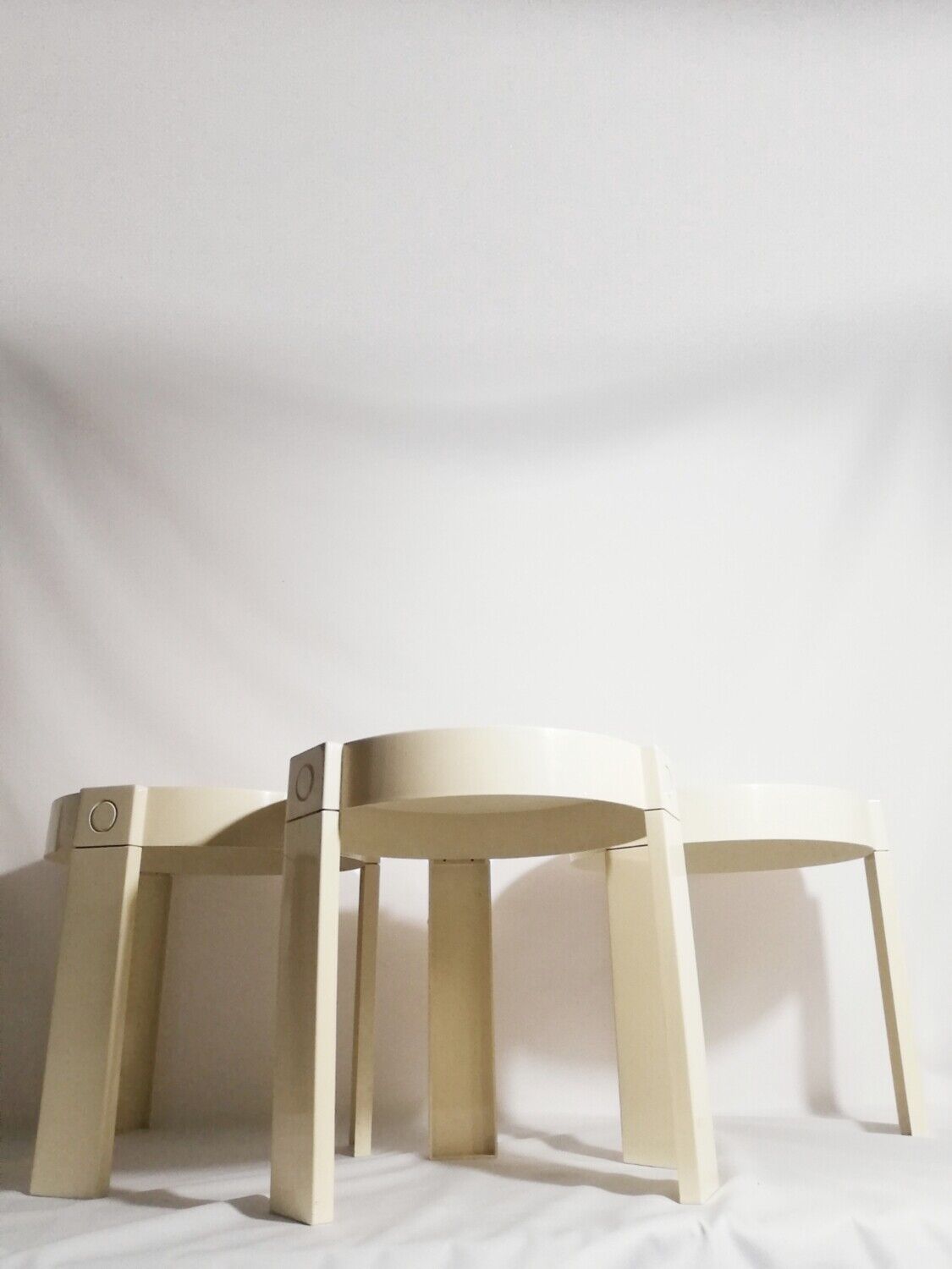 Set of 3 trundle tables 70s