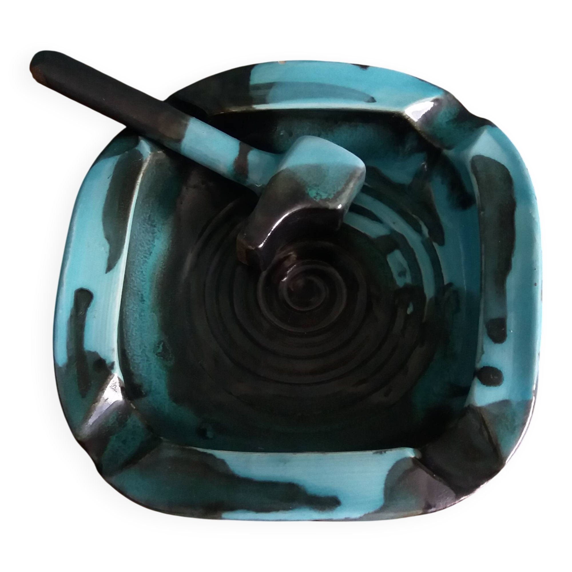 Ashtray signed by André Chaudemanche at Mezeray in Malicorne clay.