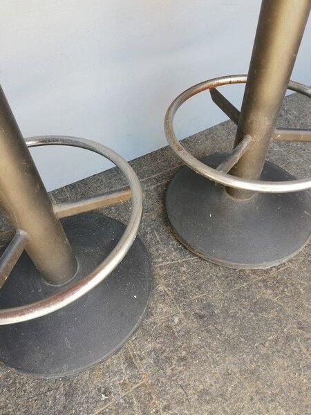 Pair 2 bar stool metal and wood