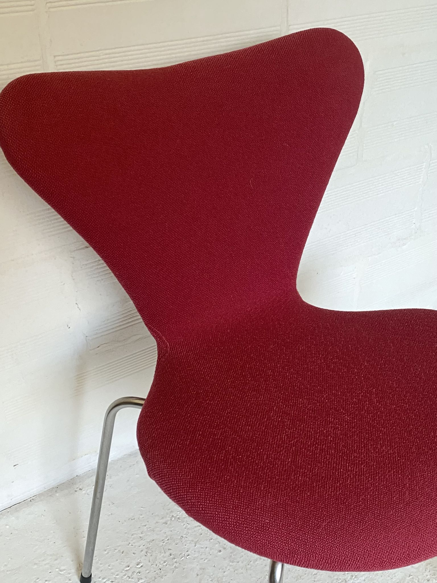 Pink chair 3107 by Arne Jacobsen
