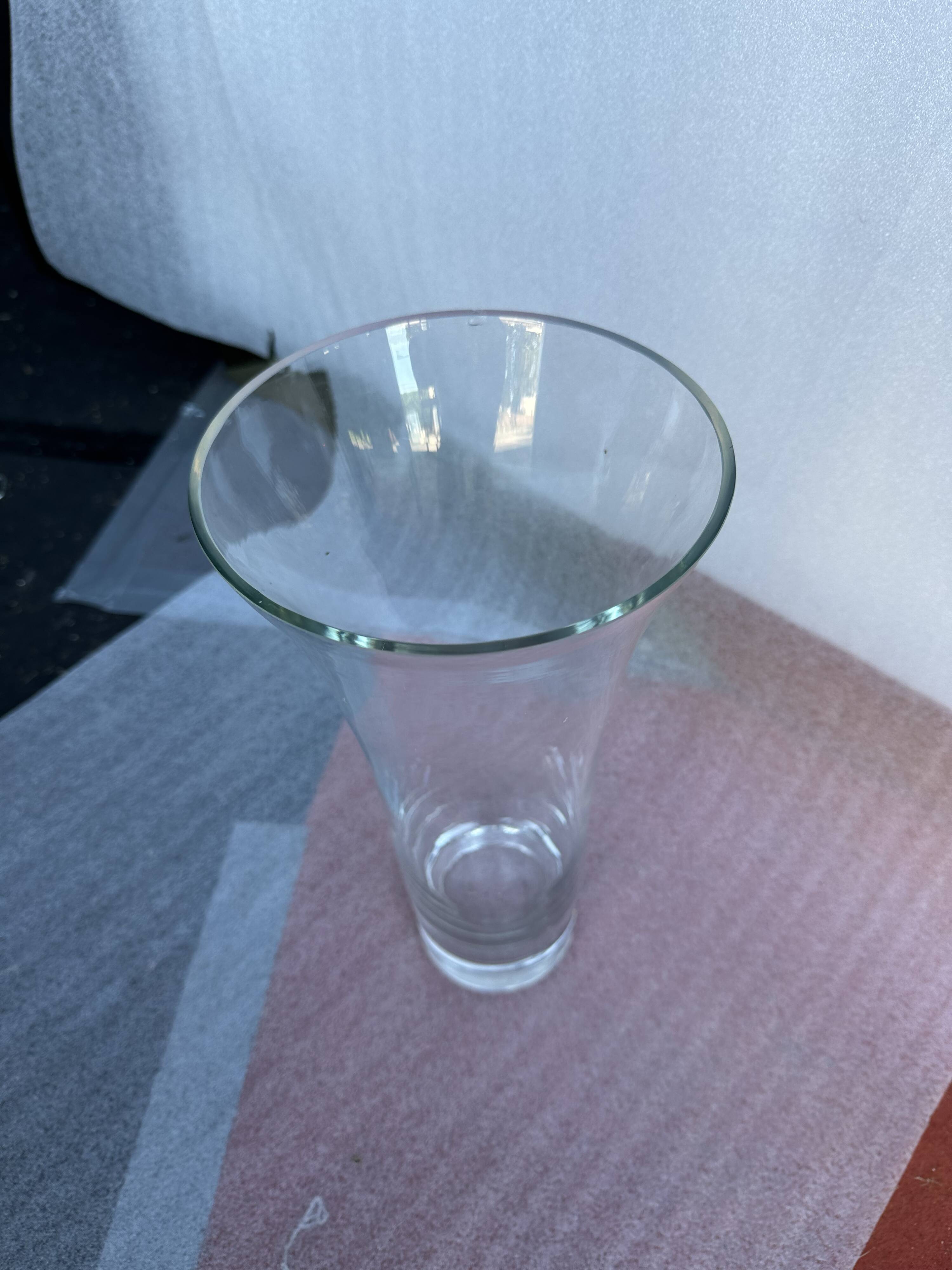 Glass vase