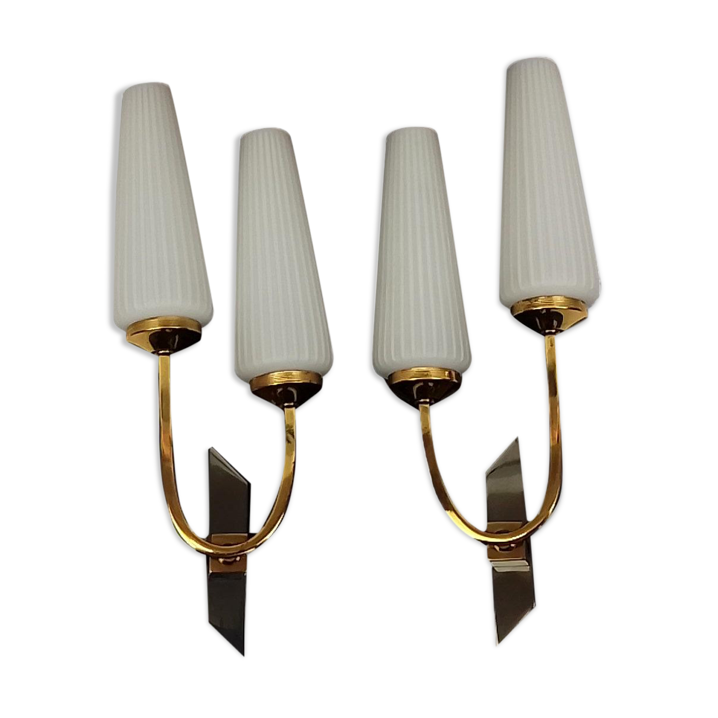 Pair of wall lamps in gilded metal and opaline style white glass