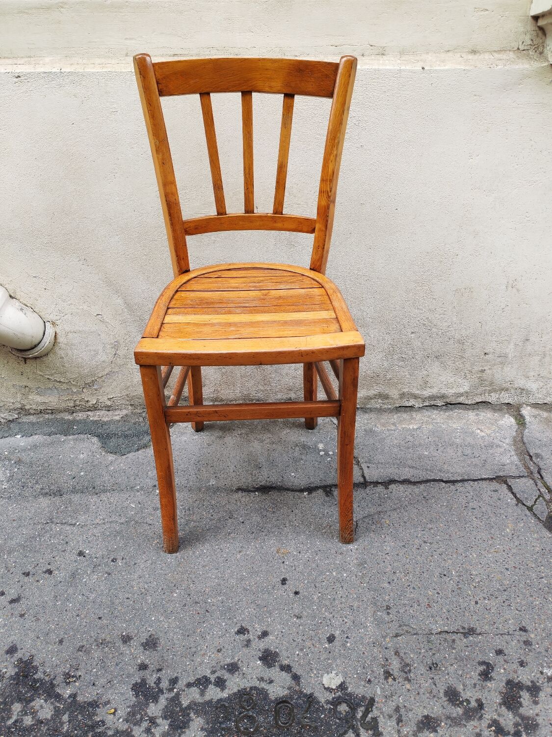 Chaise bistrot en bois vintage