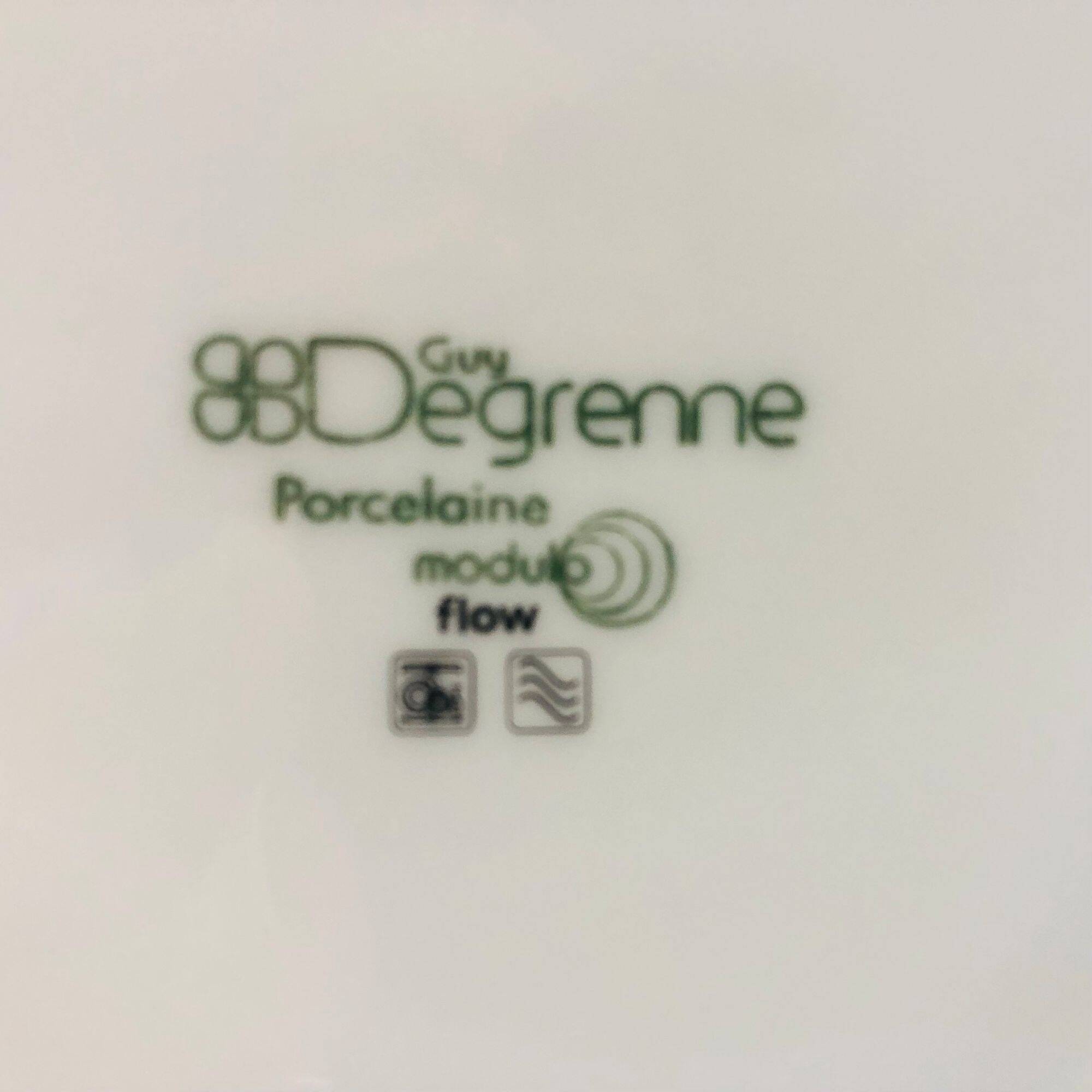 6 porcelain dessert plates. Guy Degrenne.