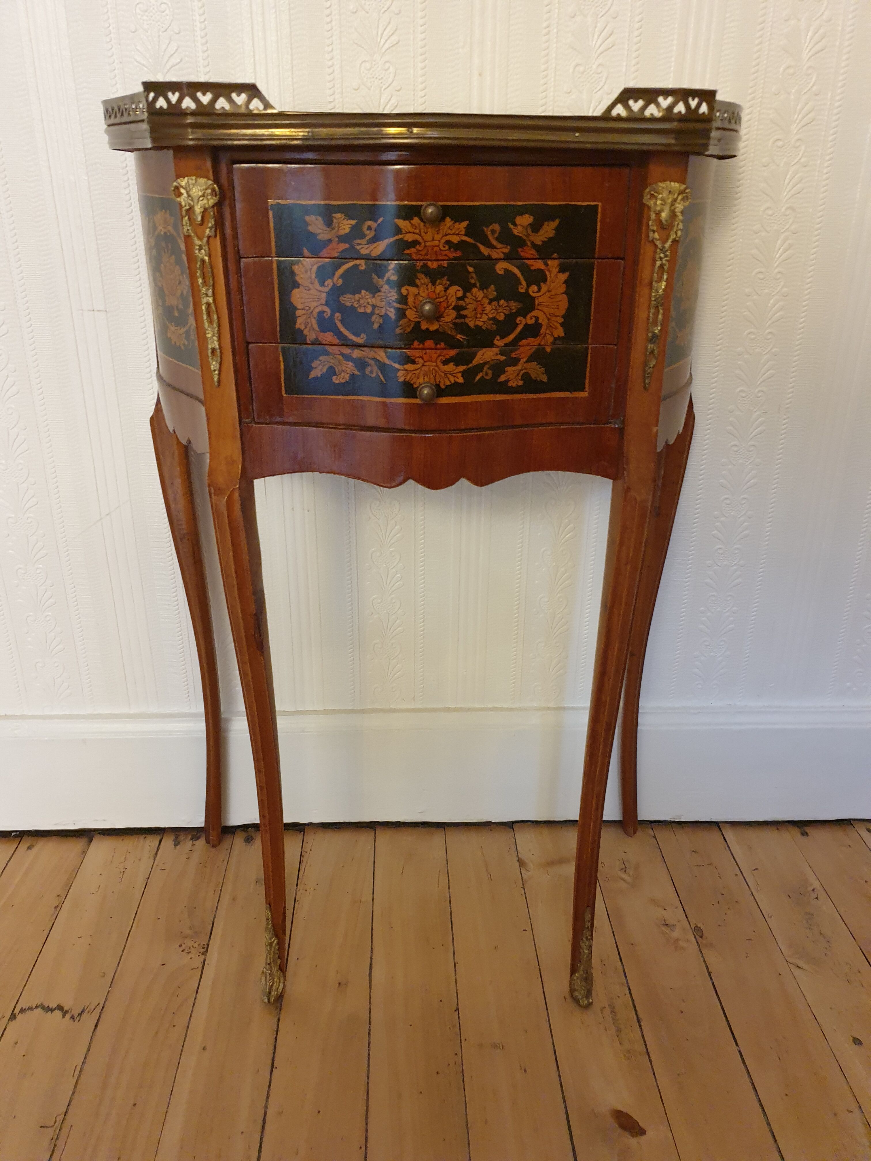 Chevet Louis XV de style Transition début XIXe