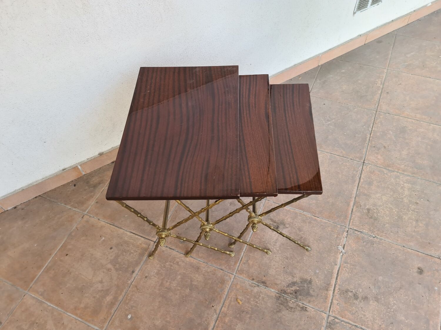 Série de 3 tables gigognes avec pieds en x