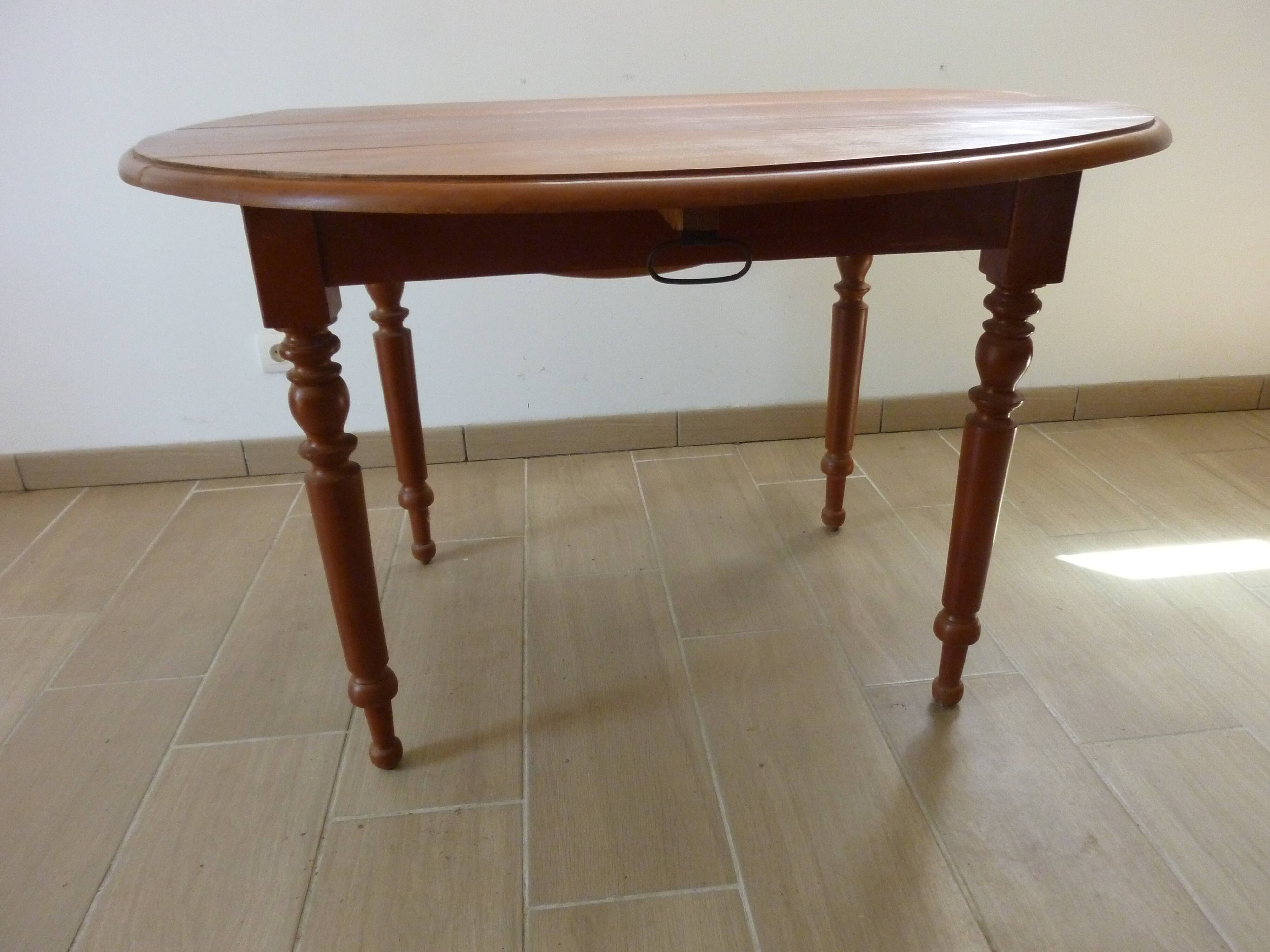 Farmhouse drop-leaf table