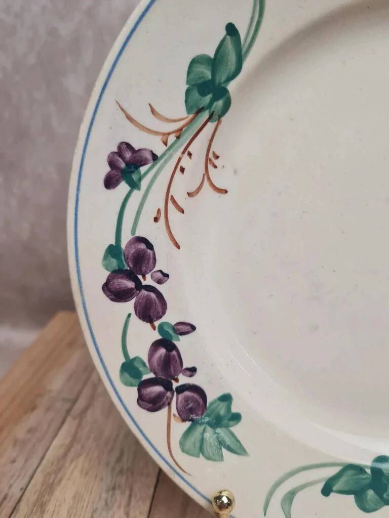 Old Gien plate with purple floral decoration, ironstone, country style.