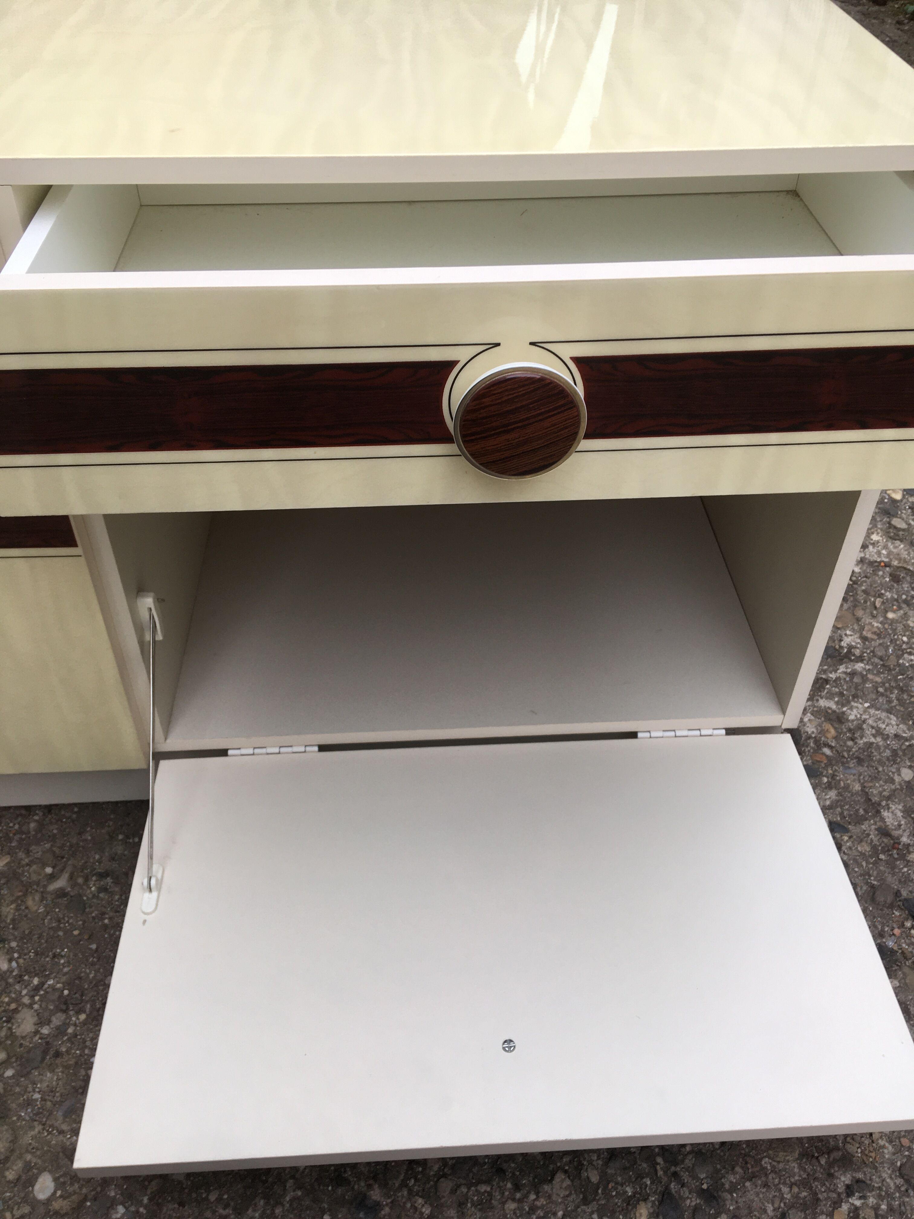 Coiffeuse formica blanc vintage et miroir rond triptyque repliable