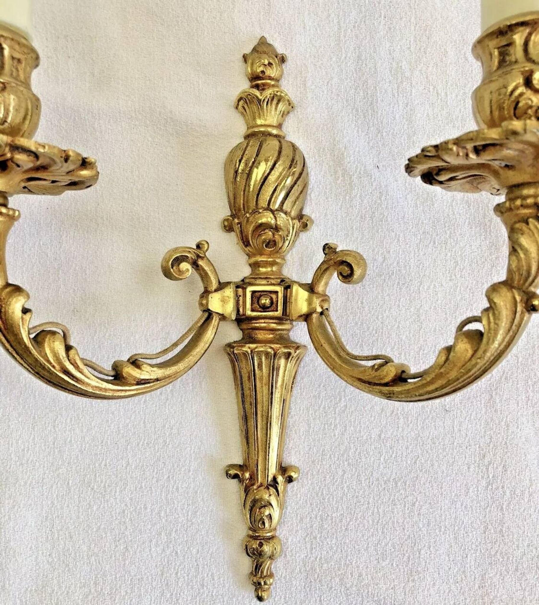 2 anciennes appliques bronze style Louis XVI