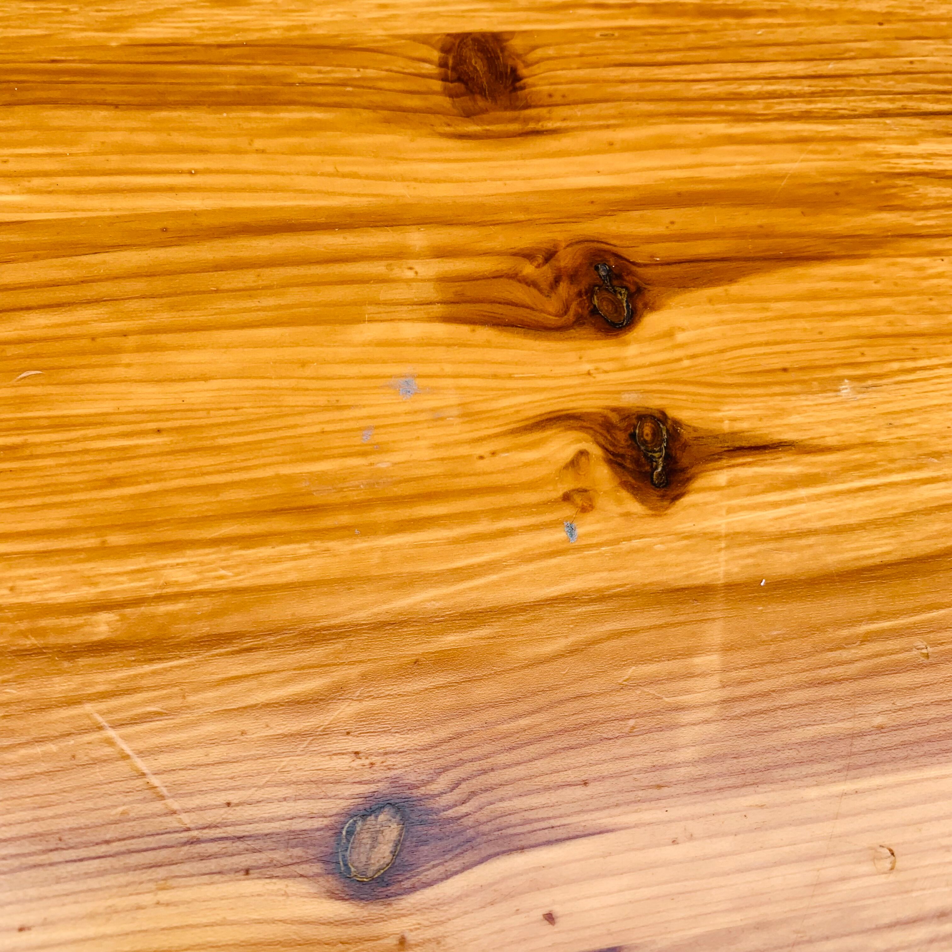 Pine chest of drawers