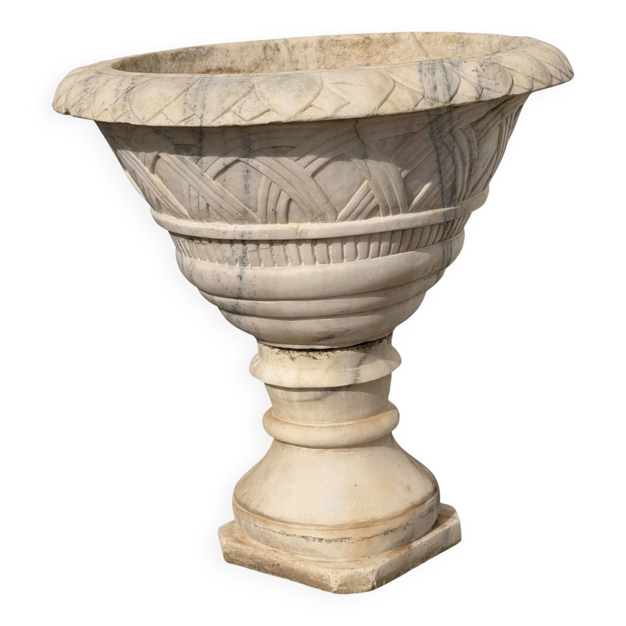 Large garden basin in marble, 19th century