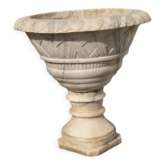 Large garden basin in marble, 19th century