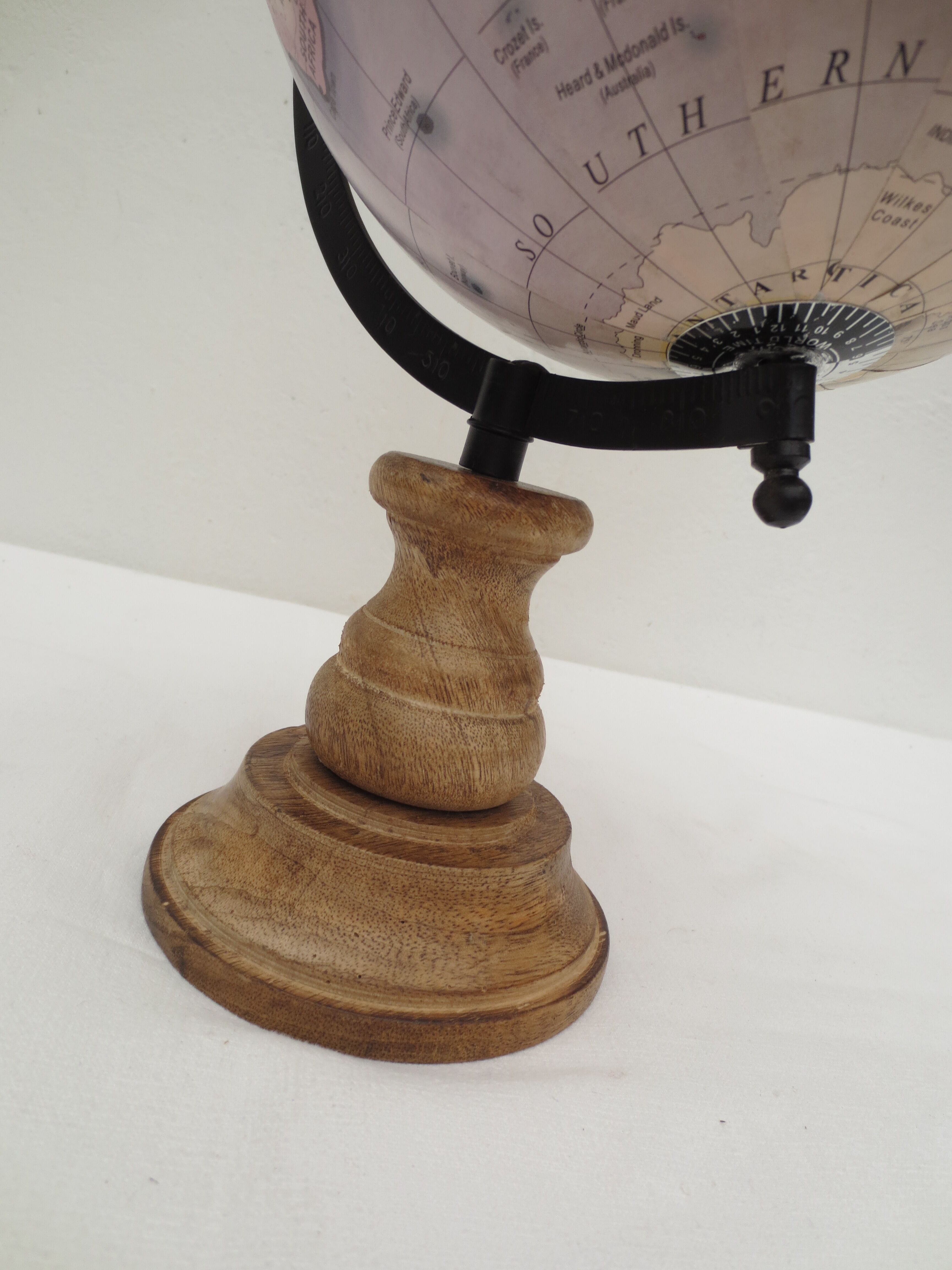 adorable little wooden foot world map