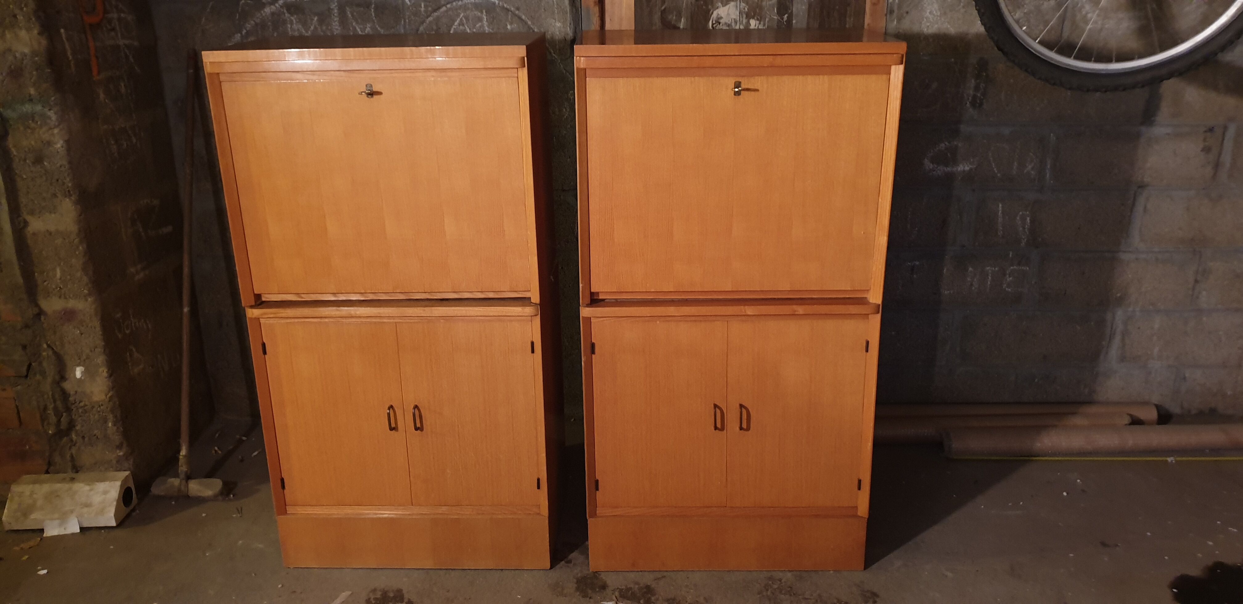 Secretary with vintage flap lamp casserole