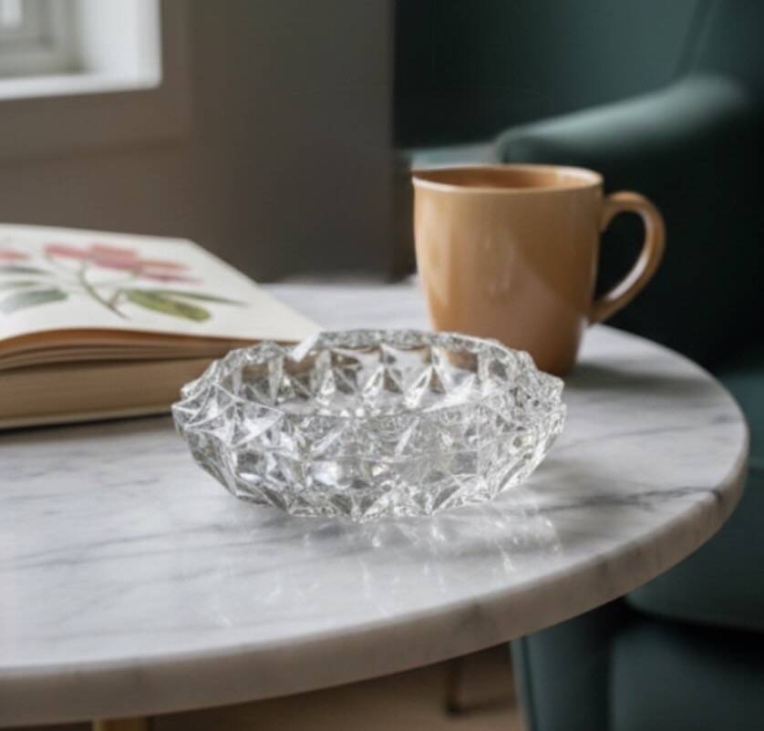 Large catch-all / Sun-shaped ashtray in pressed glass