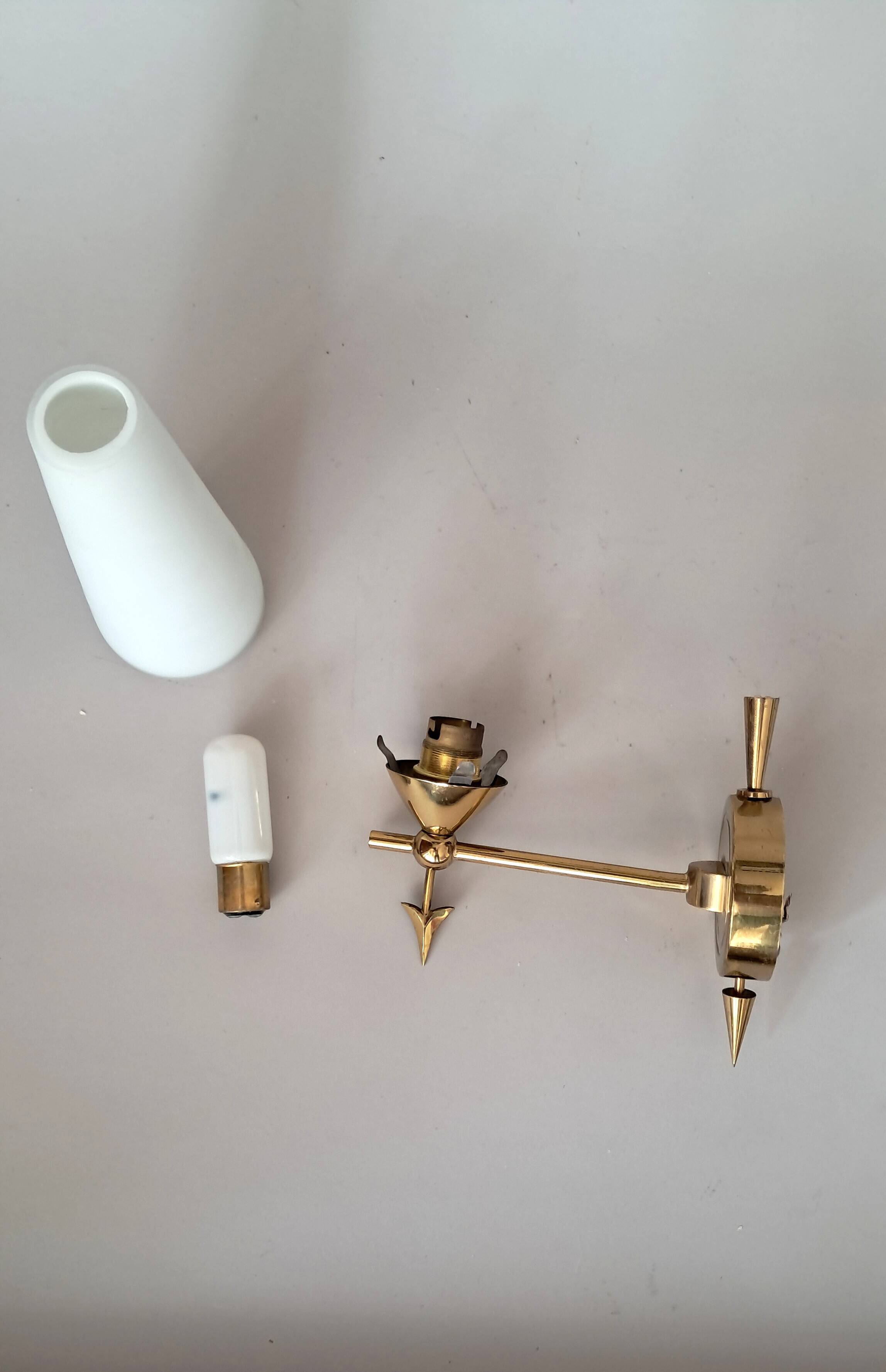 Wall lamp in gilded brass and white opaline, 1960.