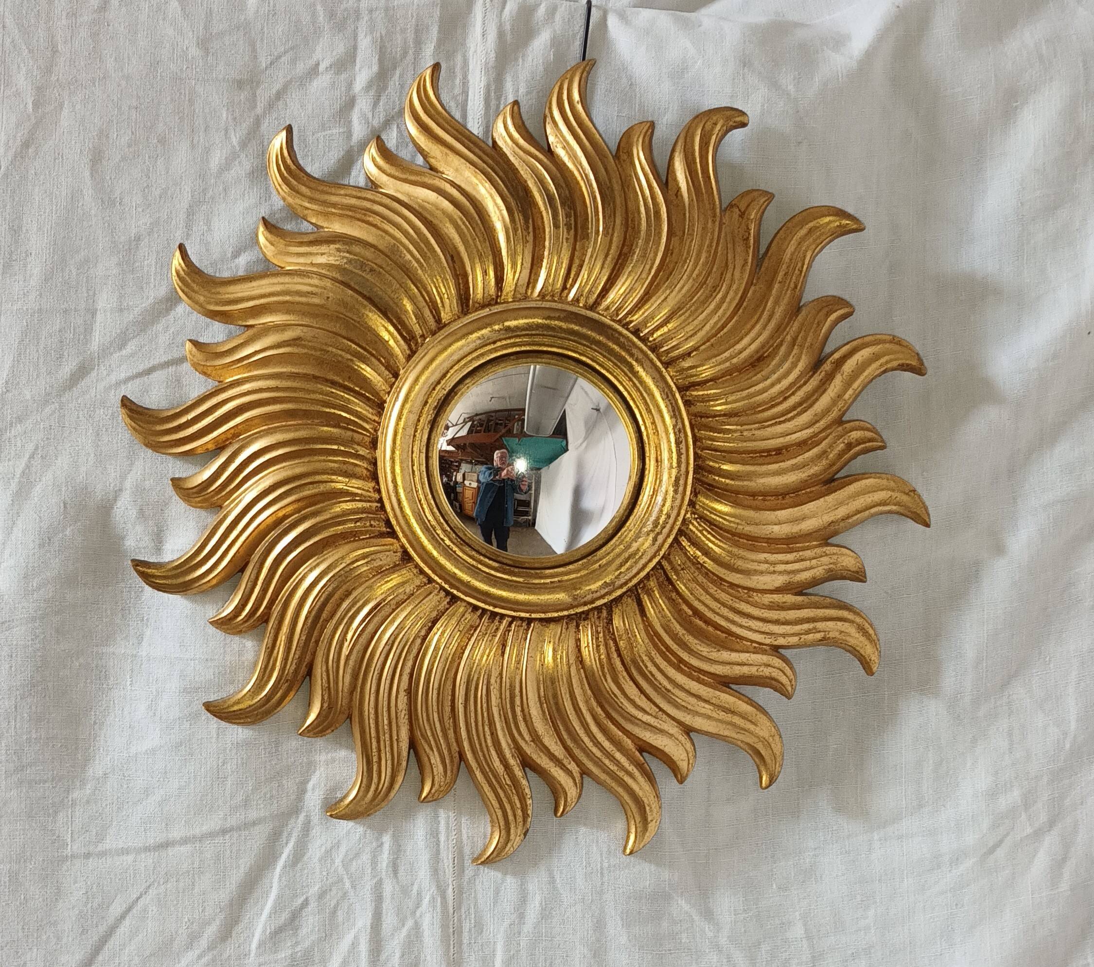 Miroir soleil en bois doré des années 90