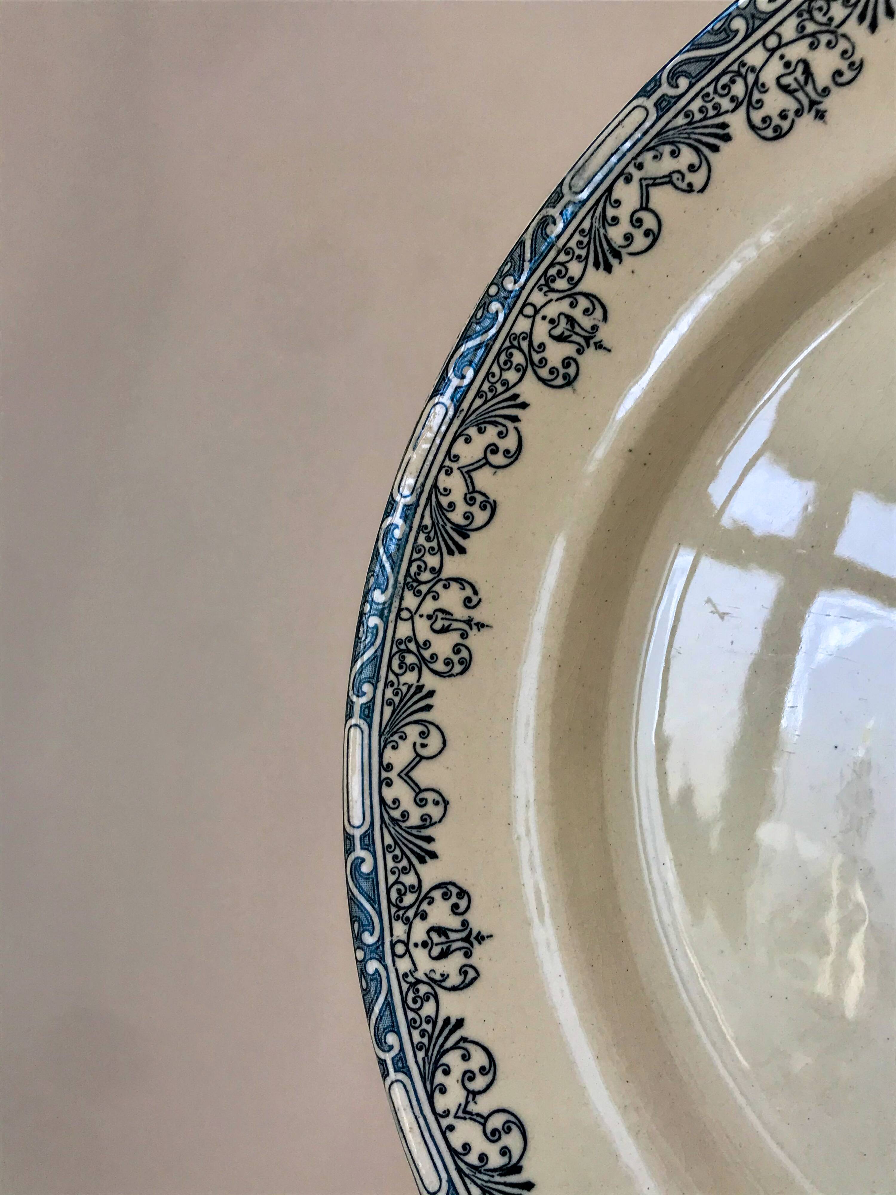 round dish A&C Salins Burgundy model late 19th century