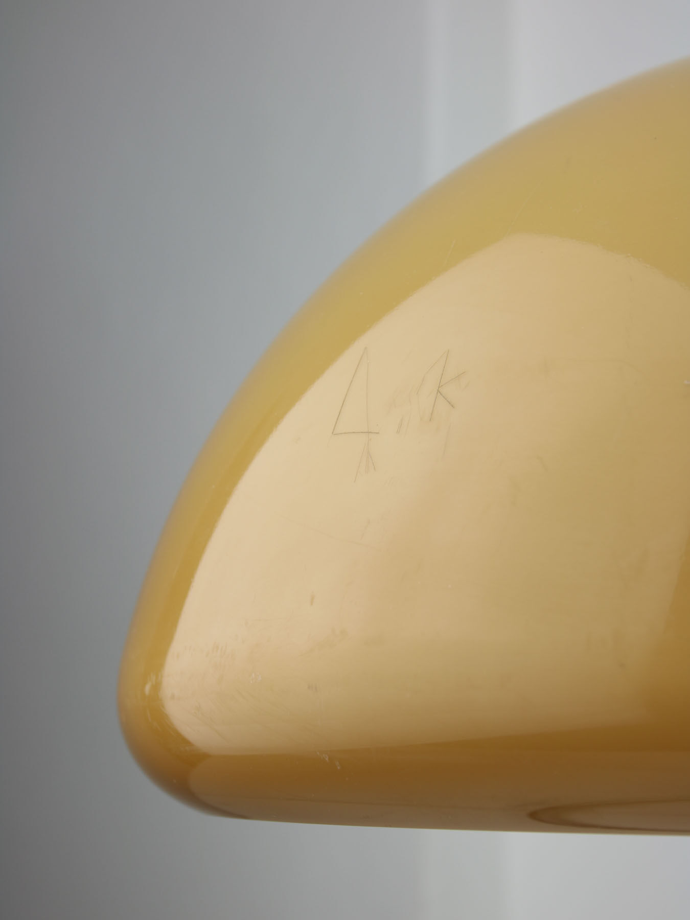 Italian Conchiglia lamp from Guzzini