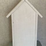 'Lemon' wooden shelf