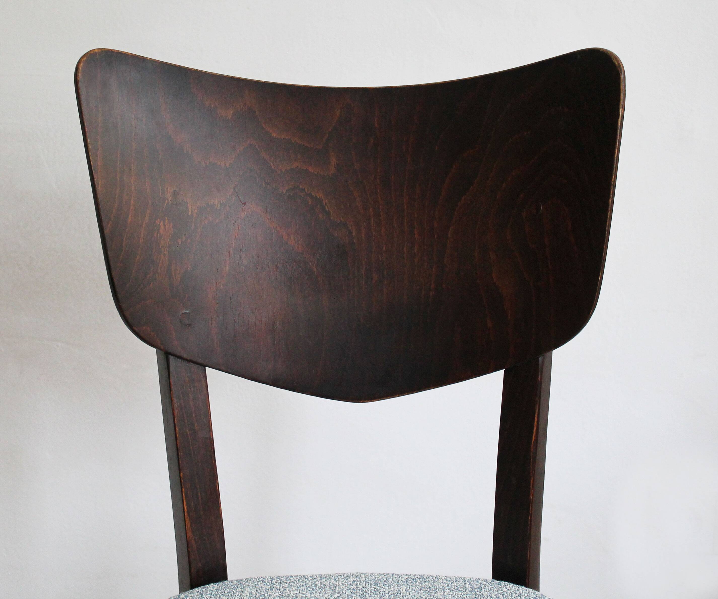 Ensemble de quatre chaises de salle à manger du milieu du siècle des années 1960 par TON