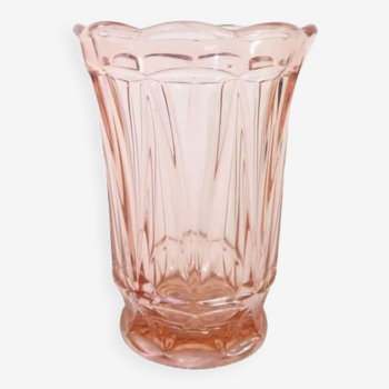 Vase de couleur rosé ancien en verre pressé moulé
