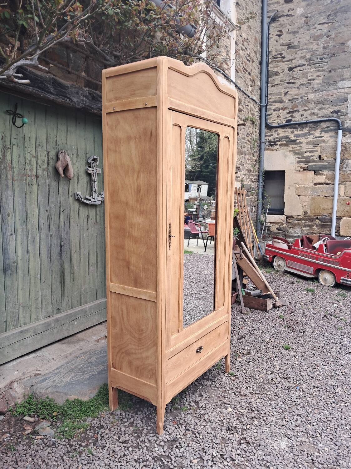 Armoire