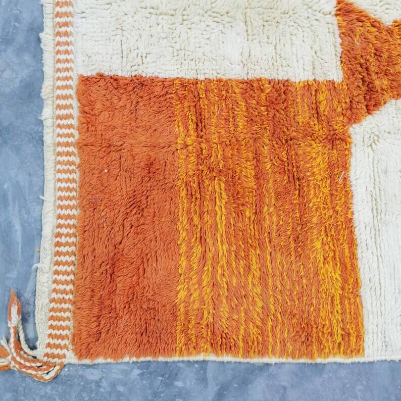 Beautiful Moroccan Berber rug 250cmx300cm