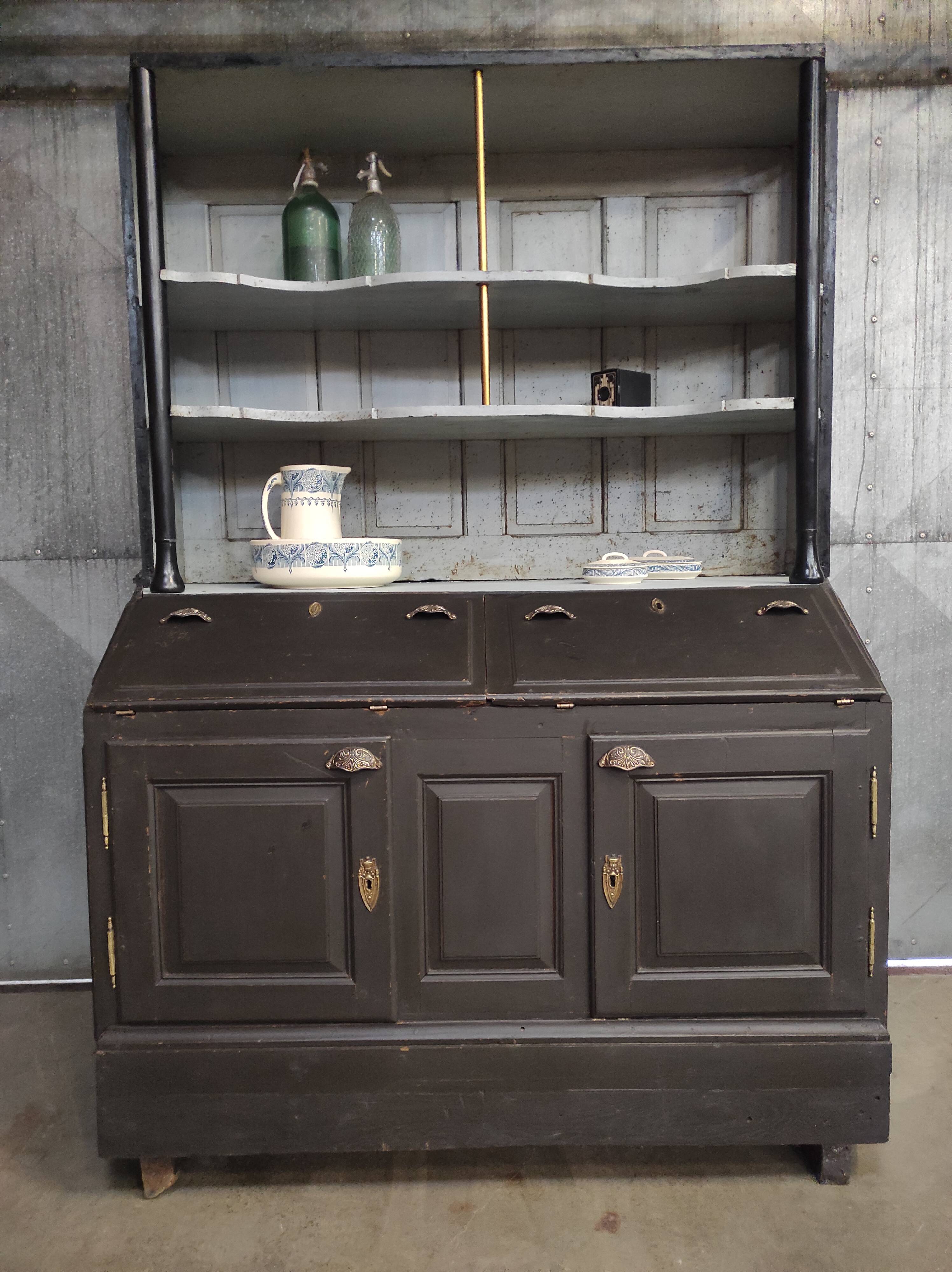 Buffet gris 1910 | Garde-manger ancien aux accents dorés