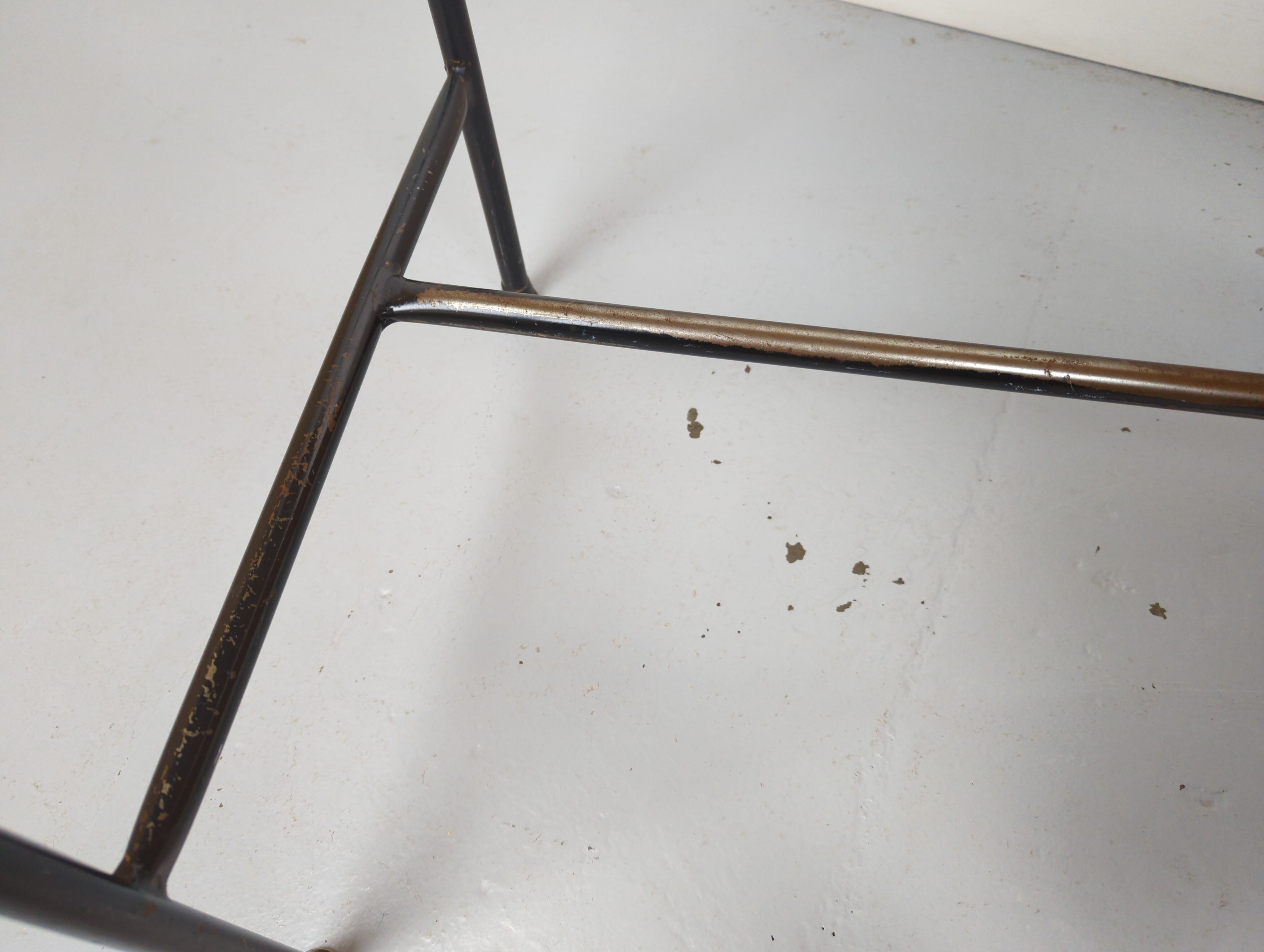 Bureau vintage formica et métal caisson deux tiroirs