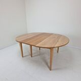 Extendable Solid Oak Dining Table with 2 Leaves