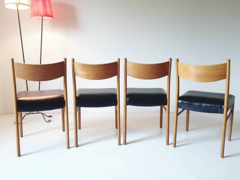 Italian Gessef chairs in light teak, Scandinavian design 1960.