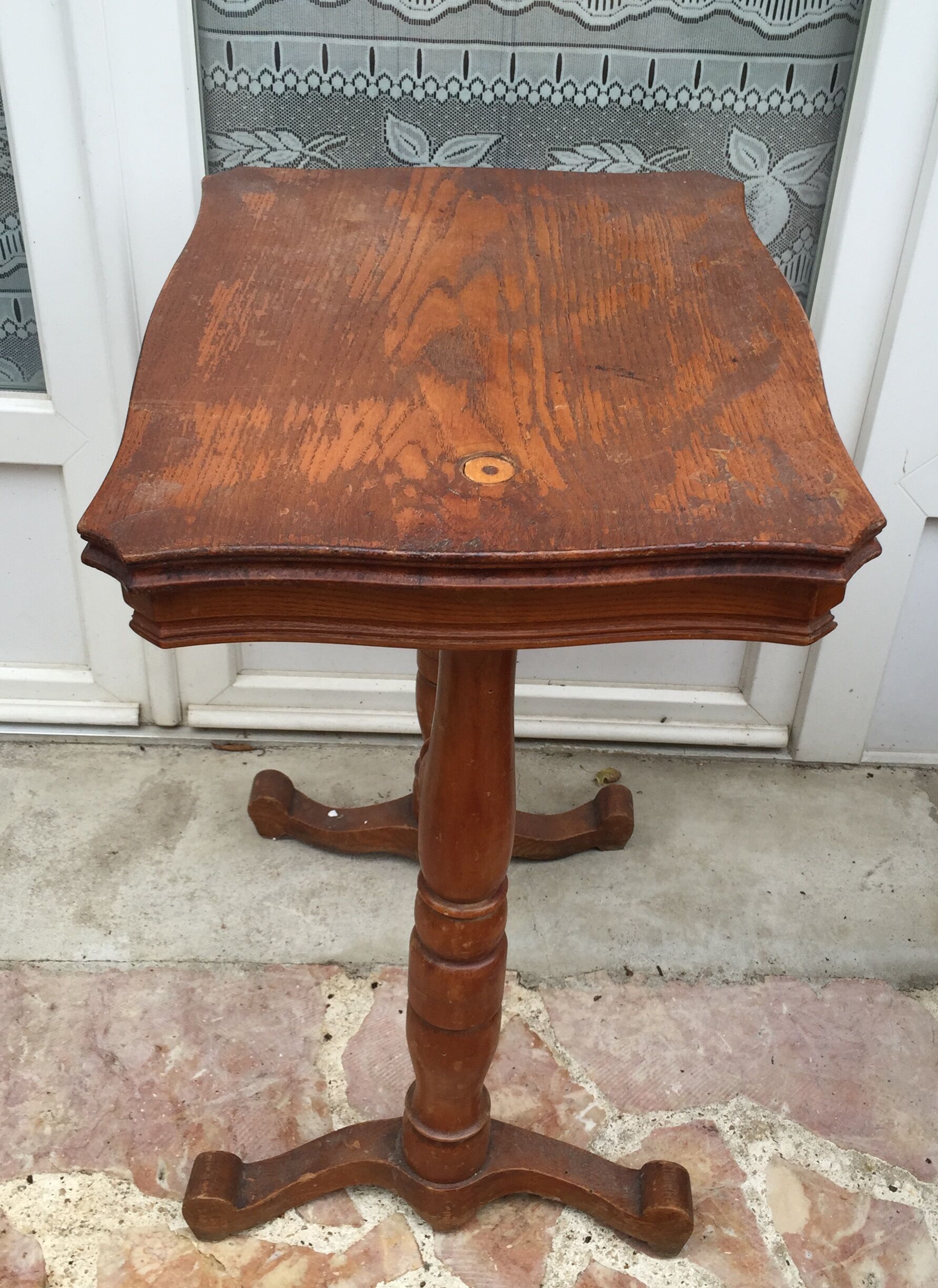 Old wooden sewing worker