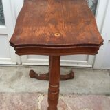 Old wooden sewing worker