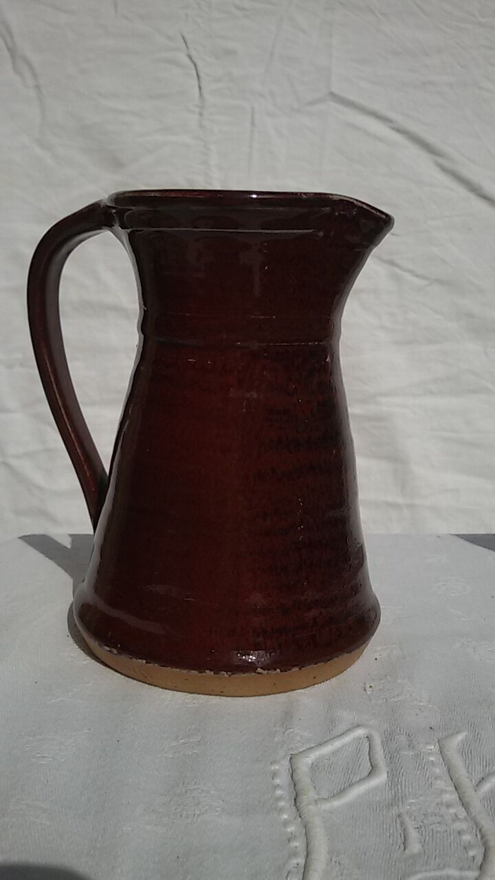 Set plate and pitchers in sandstone enamelled Boult