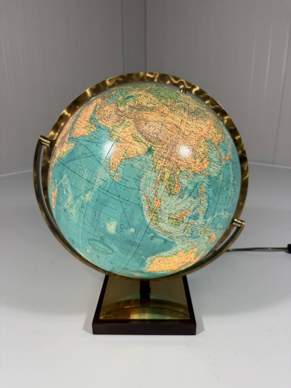 Lampe de table globe Paul Vestergaard Columbus Verlag Allemagne