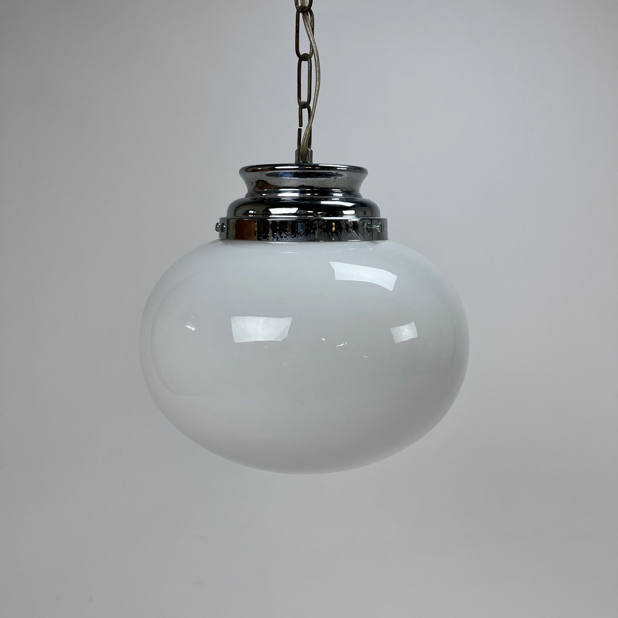 Pendentif ovale italien en opaline du milieu du siècle, années 1960