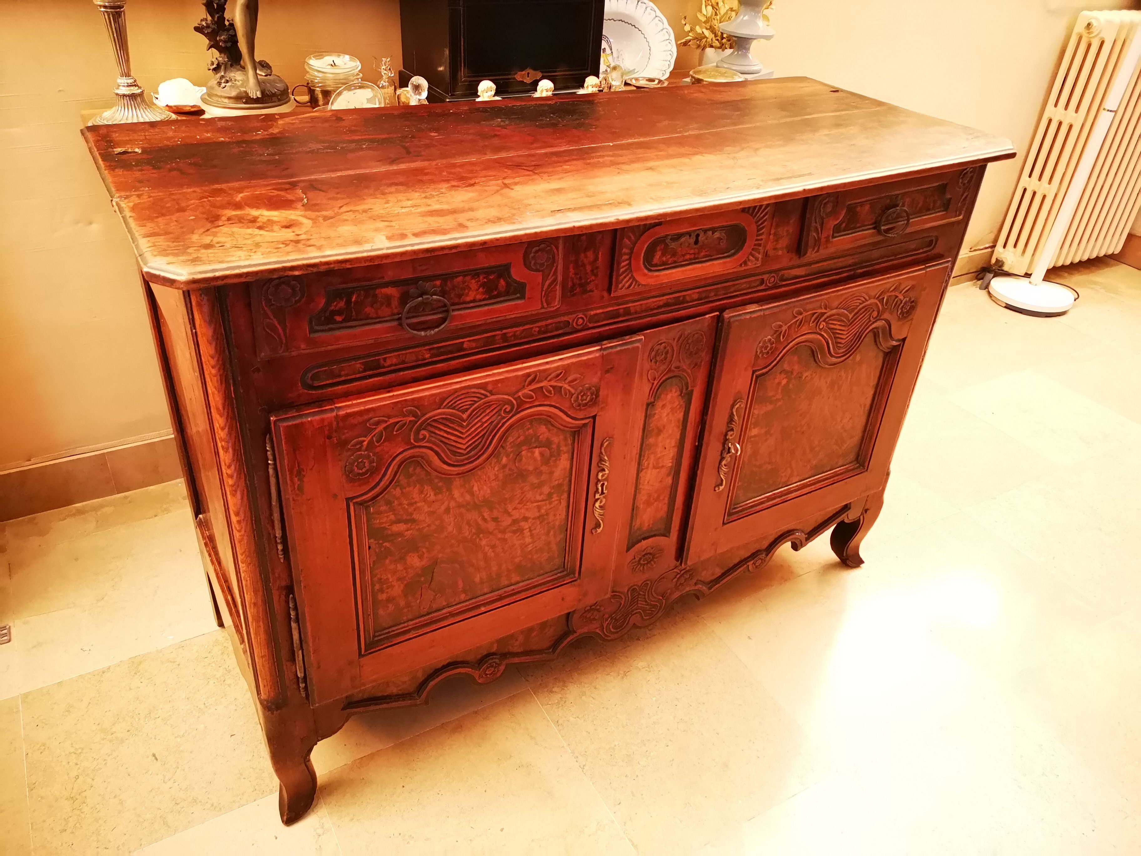 Buffet bas de style Louis XV